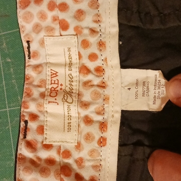 J CREW NAVY CHINO BROKEN IN SHORTS - Picture 4 of 5